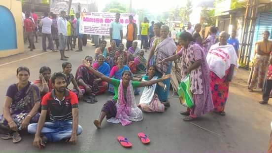 Protesty przeciwko budowie międzynarodowego portu w Vizhinjam, Kerala, Indie•kolekcja: M. Paniadima